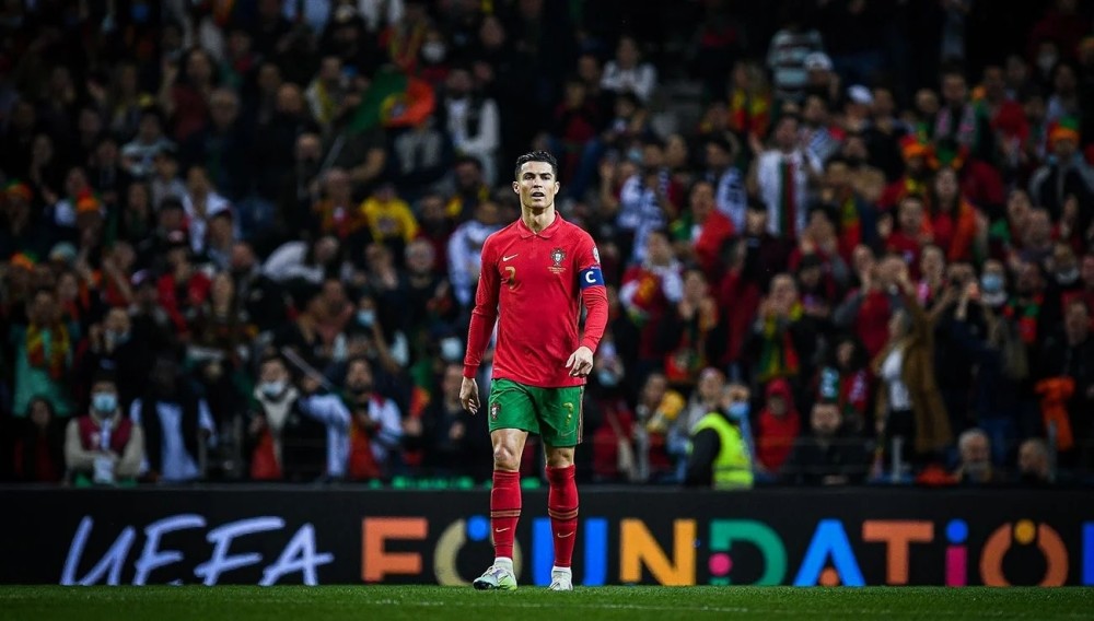 现出强大的 现出强大的