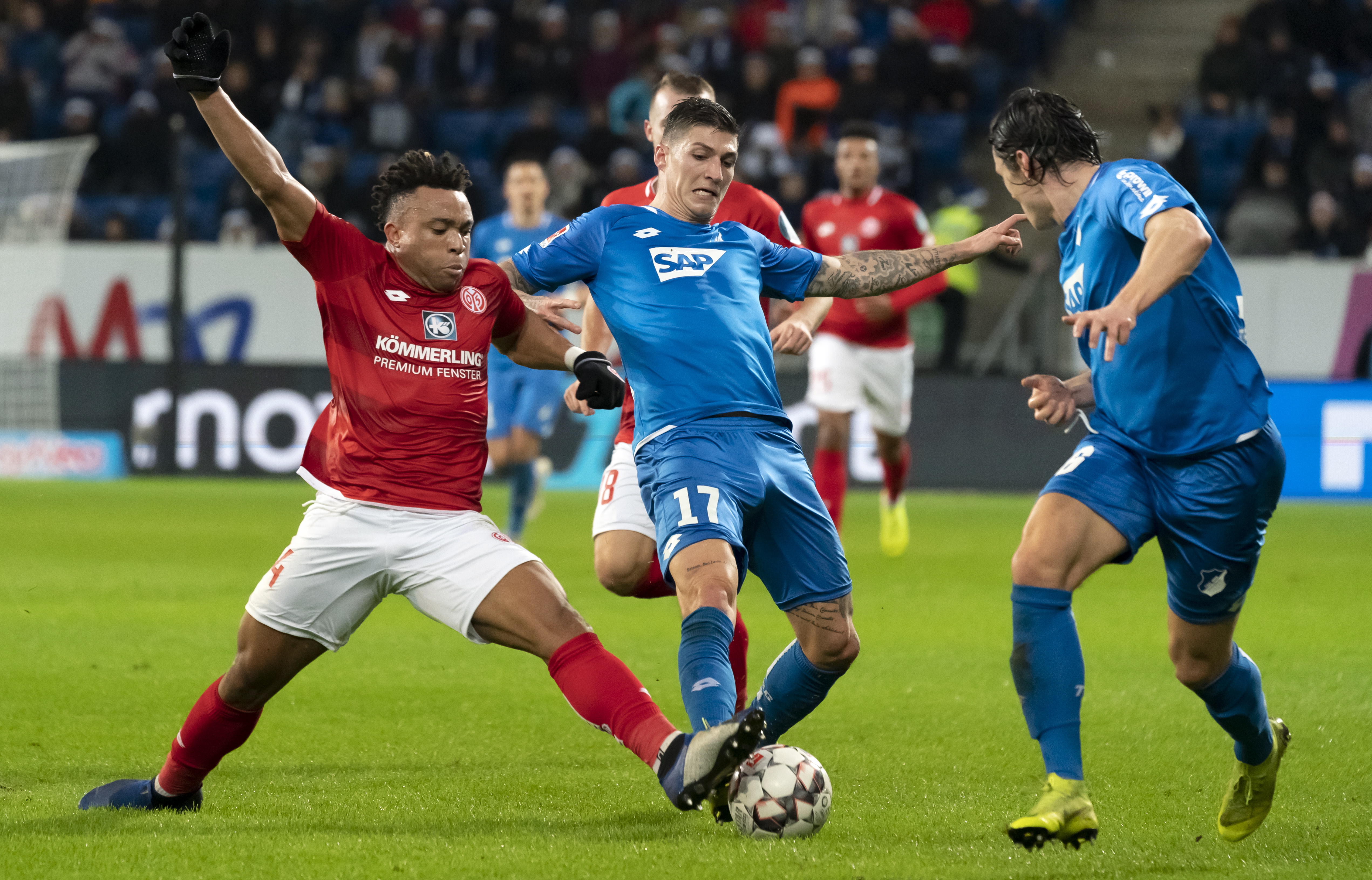 上展现不屈 上展现不屈