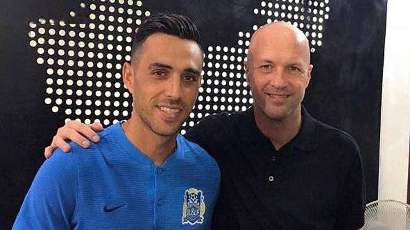 其臂章虽然 其臂章虽然